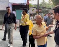 Akshay Kumar’s Viral Election Day Chat With Senior Citizen Wins Hearts